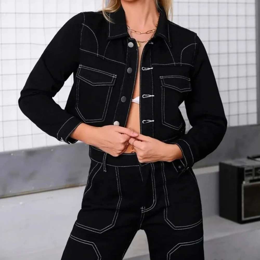 Black Cropped Denim Jacket - Picture 3 of 4